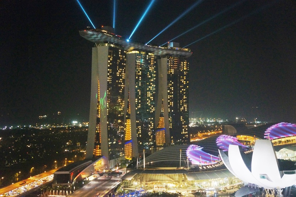 バスルームからの夜景